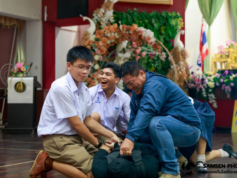 กองกำกับการสวัสดิภาพเด็กและสตรี และ โรงเรียนสามเสนวิทยาลัย จัดโครงการอบรมให้ความรู้การเอาตัวรอดในสถานการณ์ฉุกเฉิน หนี ซ่อน สู้ ” RUN HIDE FIGHT ” ให้กับนักเรียนมัธยมศึกษาปีที่ 5 วันศุกร์ที่ 29 สิงหาคม พ.ศ.2568