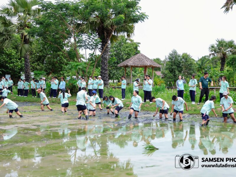 กิจกรรมทัศนศึกษาแหล่งเรียนรู้ด้านสังคมศึกษาฯ นักเรียนระดับชั้นมัธยมศึกษาปีที่ 5 ปีการศึกษา 2569 วันอังคารที่ 30 มิถุนายน 2569